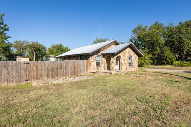 709 N Rusk Street, Weatherford, TX 76086