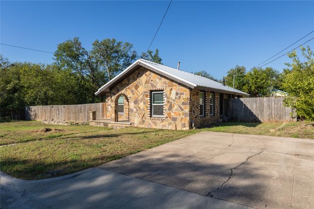 709 N Rusk Street, Weatherford, TX 76086