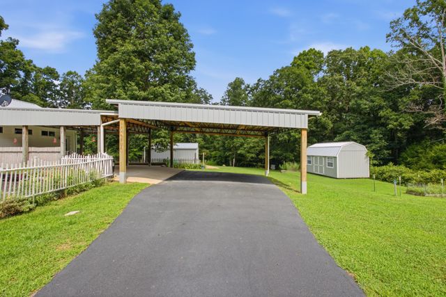 428 Peters Rd, Summertown, TN 38483