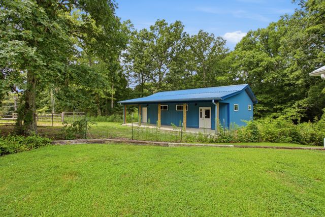 428 Peters Rd, Summertown, TN 38483