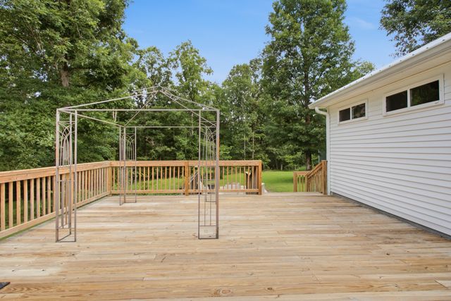 428 Peters Rd, Summertown, TN 38483