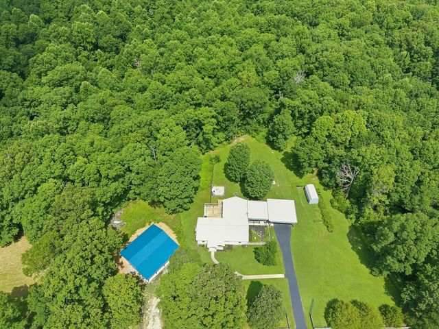 428 Peters Rd, Summertown, TN 38483