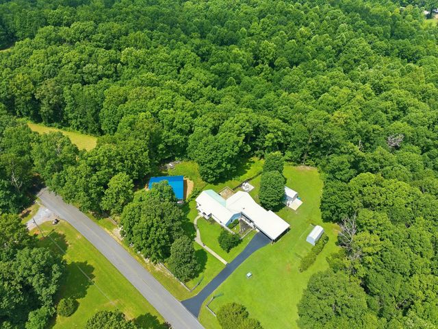 428 Peters Rd, Summertown, TN 38483
