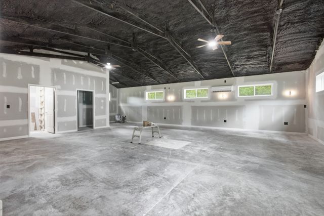428 Peters Rd, Summertown, TN 38483