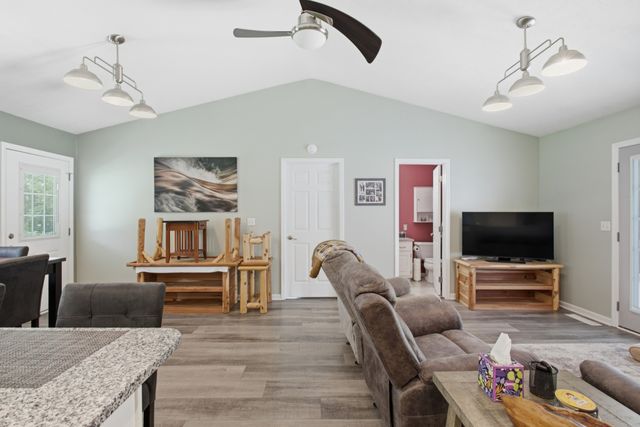 428 Peters Rd, Summertown, TN 38483