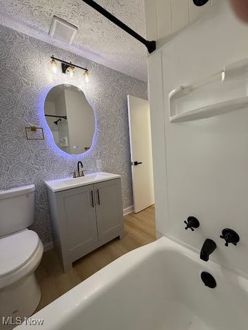 8880 W Ridgewood Drive, Parma Heights, OH 44130