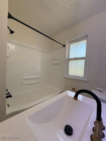 8880 W Ridgewood Drive, Parma Heights, OH 44130