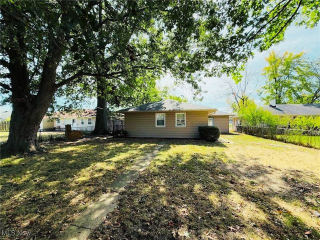 8880 W Ridgewood Drive, Parma Heights, OH 44130