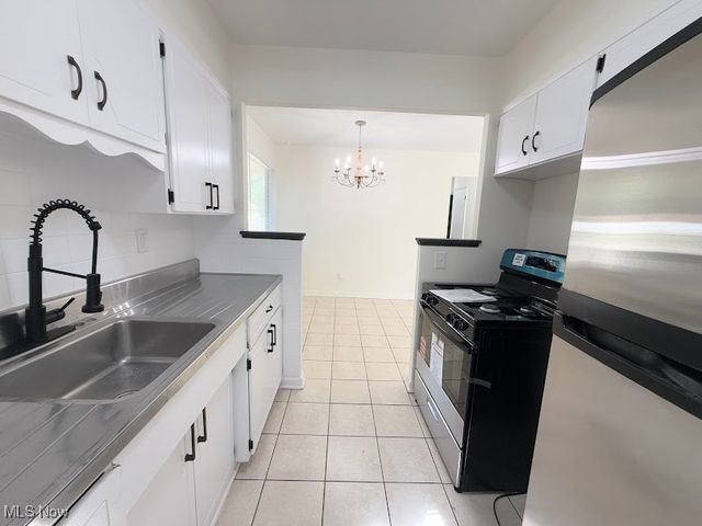 8880 W Ridgewood Drive, Parma Heights, OH 44130