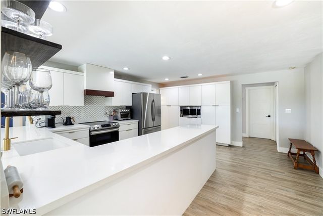 233 Shadowridge CT, Marco Island, FL 34145