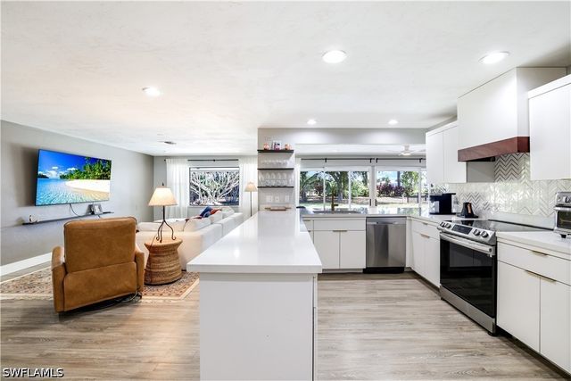 233 Shadowridge CT, Marco Island, FL 34145