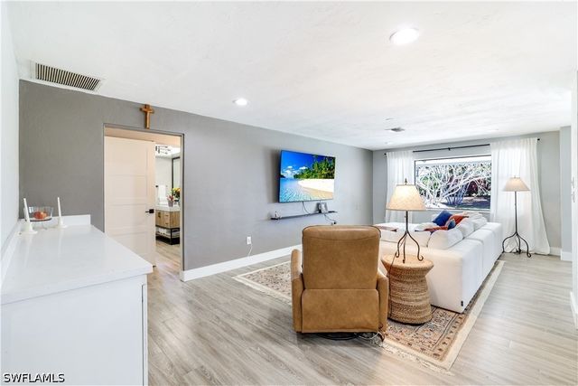 233 Shadowridge CT, Marco Island, FL 34145