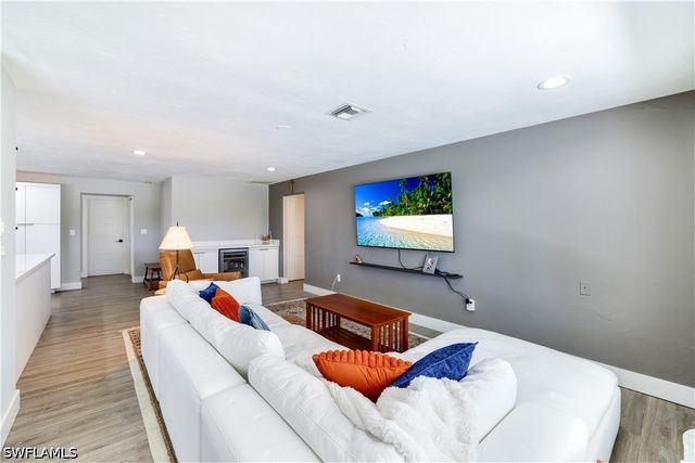 233 Shadowridge CT, Marco Island, FL 34145