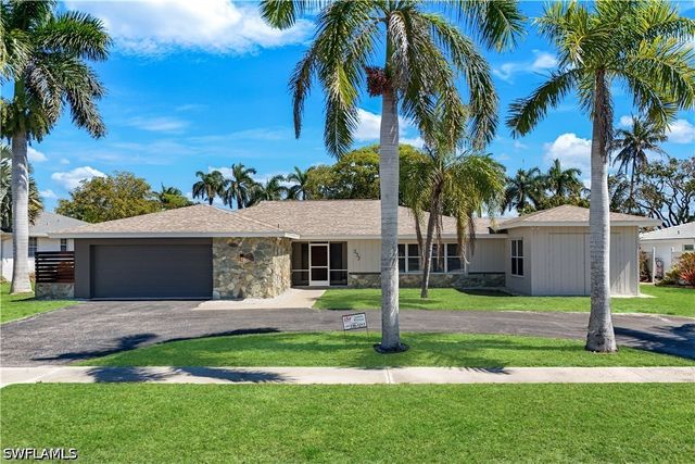 233 Shadowridge CT, Marco Island, FL 34145