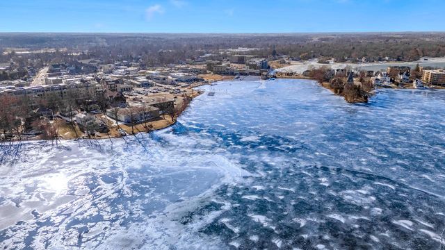 222 E Pleasant STREET, Oconomowoc, WI 53066