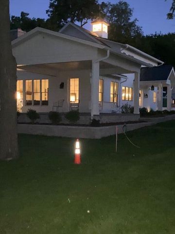 222 E Pleasant STREET, Oconomowoc, WI 53066