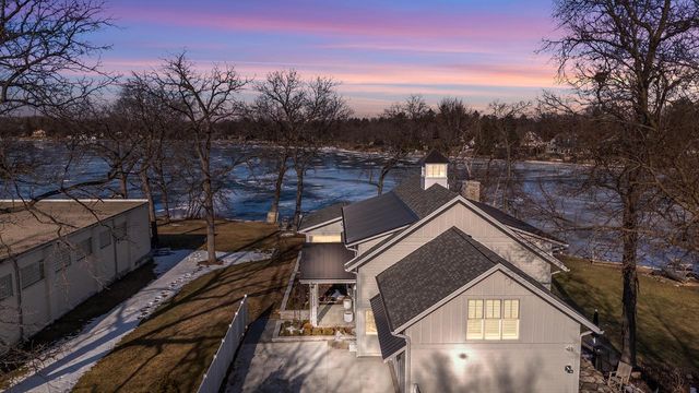 222 E Pleasant STREET, Oconomowoc, WI 53066