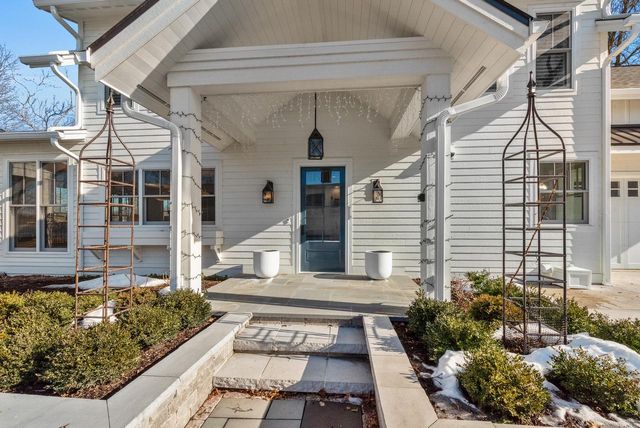 222 E Pleasant STREET, Oconomowoc, WI 53066