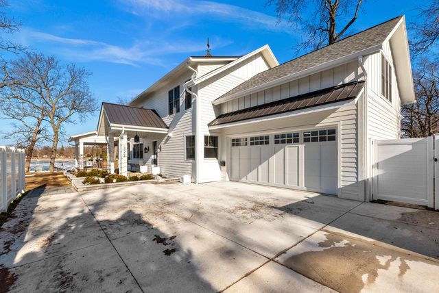 222 E Pleasant STREET, Oconomowoc, WI 53066