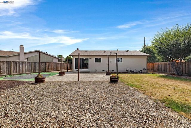 38081 Davy Ct, Fremont, CA 94536