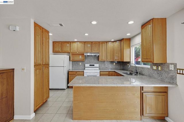 38081 Davy Ct, Fremont, CA 94536