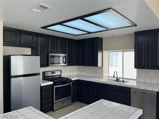1316 Royal Creek Court, North Las Vegas, NV 89031