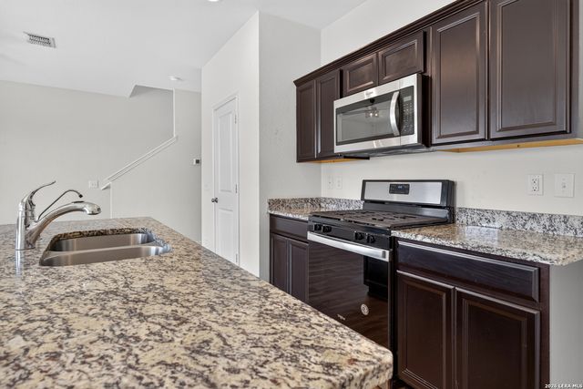 4911 MORNING GRAZE, St Hedwig, TX 78152