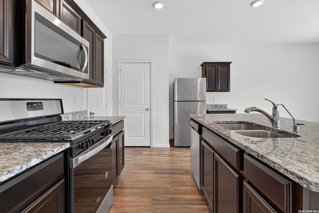 4911 MORNING GRAZE, St Hedwig, TX 78152