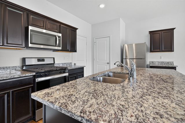 4911 MORNING GRAZE, St Hedwig, TX 78152