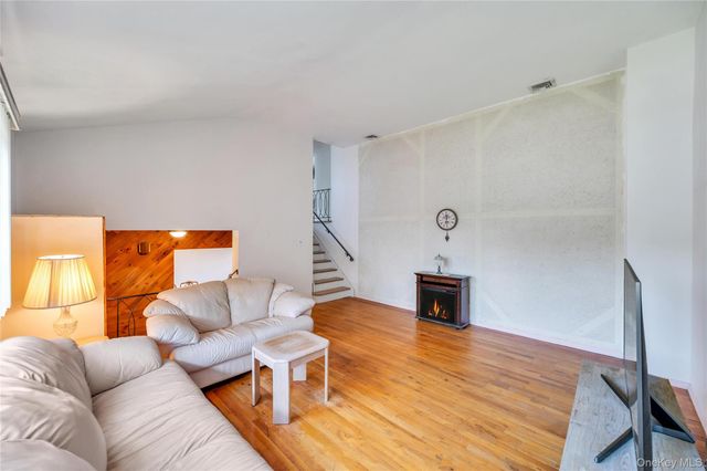 12 Sagebrush Lane, Kings Park, NY 11754