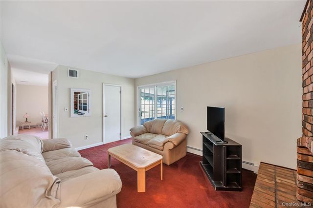 12 Sagebrush Lane, Kings Park, NY 11754