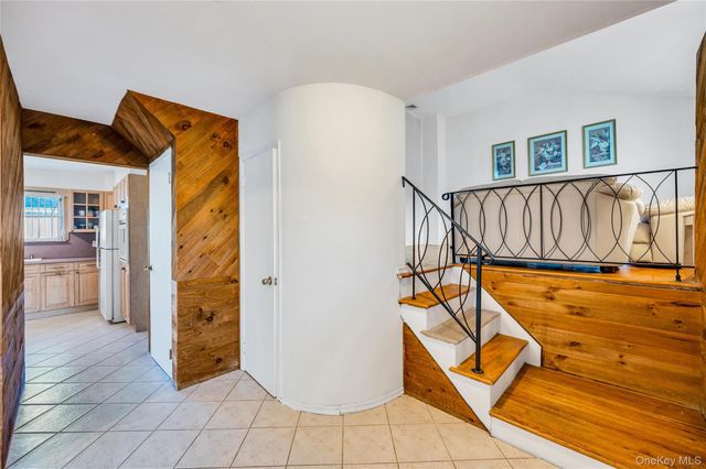 12 Sagebrush Lane, Kings Park, NY 11754