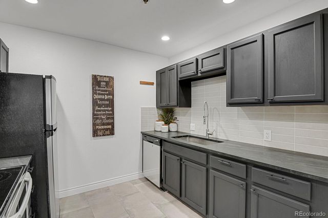 3249 W Fairview Place 208, Denver, CO 80211