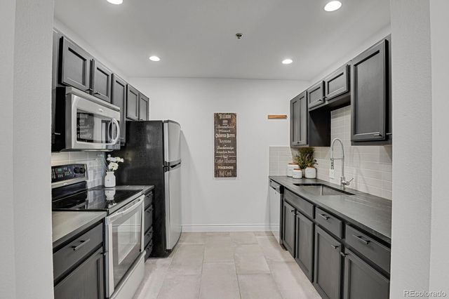 3249 W Fairview Place 208, Denver, CO 80211