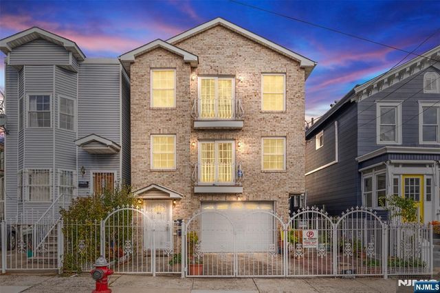 116 Oak Street, Jersey City, NJ 07304