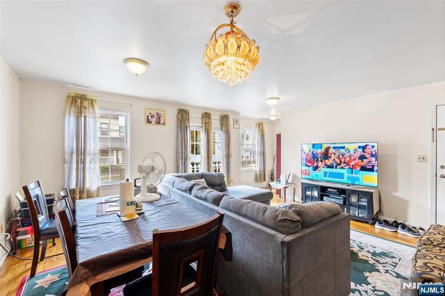 116 Oak Street, Jersey City, NJ 07304