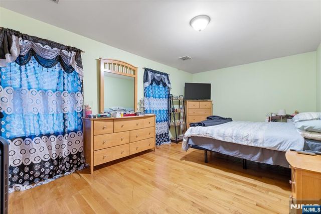 116 Oak Street, Jersey City, NJ 07304