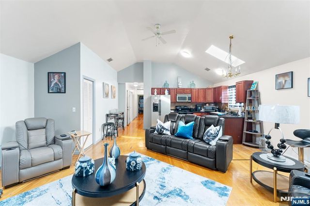 116 Oak Street, Jersey City, NJ 07304