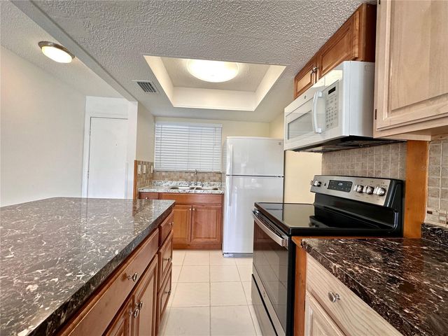1001 W MARION AVENUE 9, Punta Gorda, FL 33950
