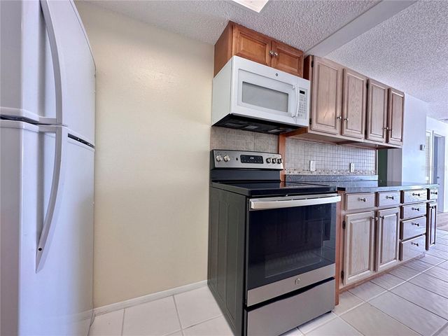 1001 W MARION AVENUE 9, Punta Gorda, FL 33950