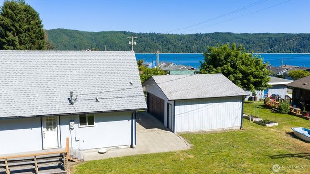 120 N Ayock Beach Drive, Lilliwaup, WA 98555