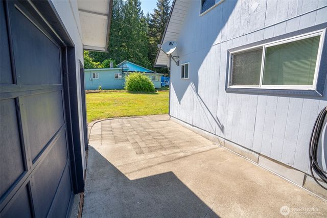 120 N Ayock Beach Drive, Lilliwaup, WA 98555
