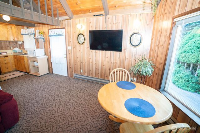120 N Ayock Beach Drive, Lilliwaup, WA 98555