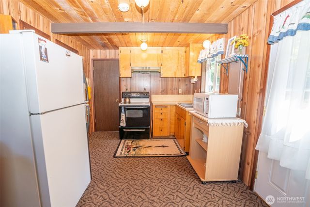 120 N Ayock Beach Drive, Lilliwaup, WA 98555