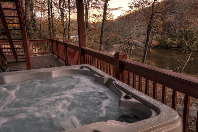 178 Novena Court, Ellijay, GA 30540