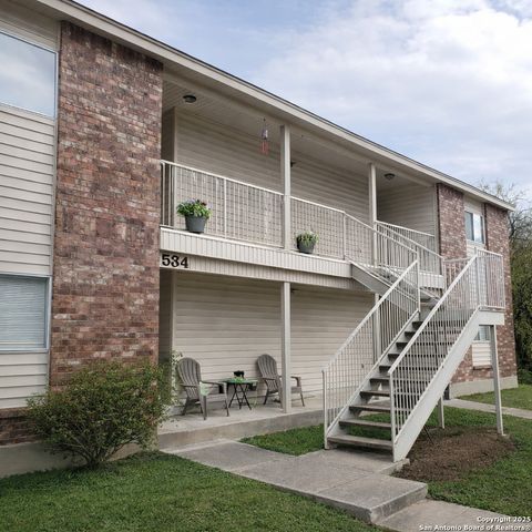 534 DUKEWAY DR B, Universal City, TX 78148
