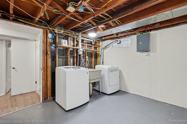 17360 Redwood Avenue, Southfield, MI 48076