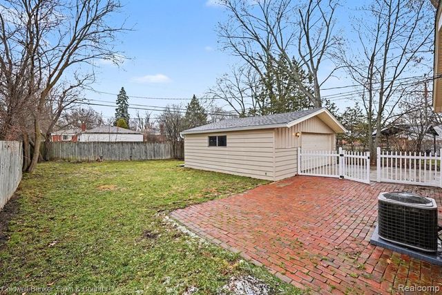 17360 Redwood Avenue, Southfield, MI 48076