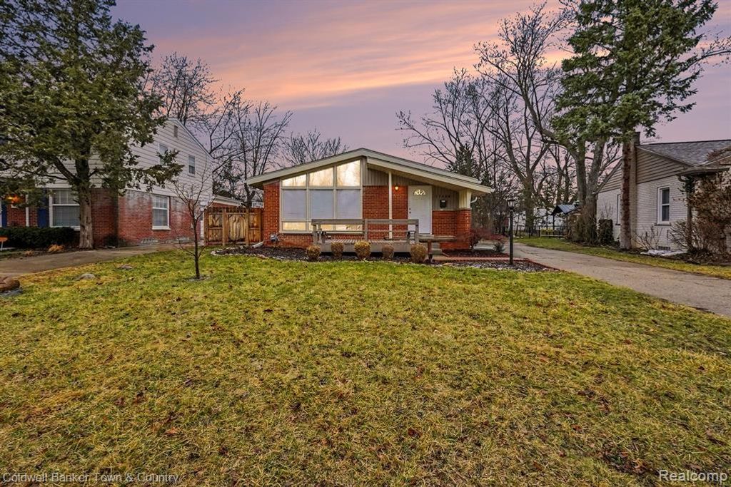 17360 Redwood Avenue, Southfield, MI 48076