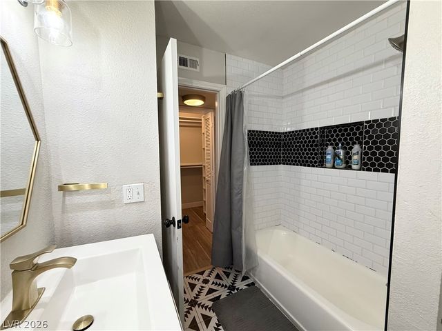 1526 East Twain Avenue, Las Vegas, NV 89169